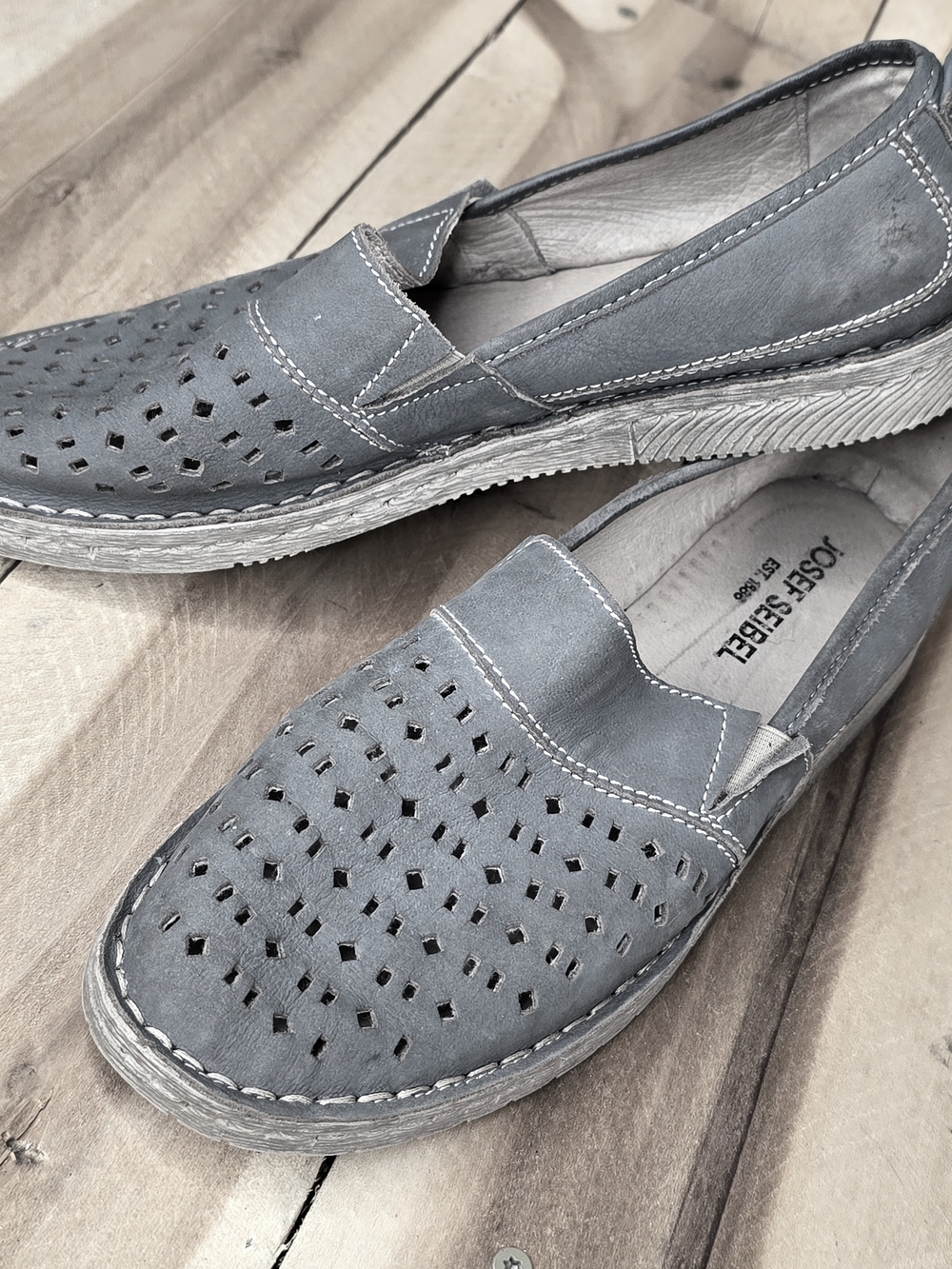 Josef Seibel Sofie 27 gray leather flats loafers in womens size 9.5 M 40 - Picture 2 of 4